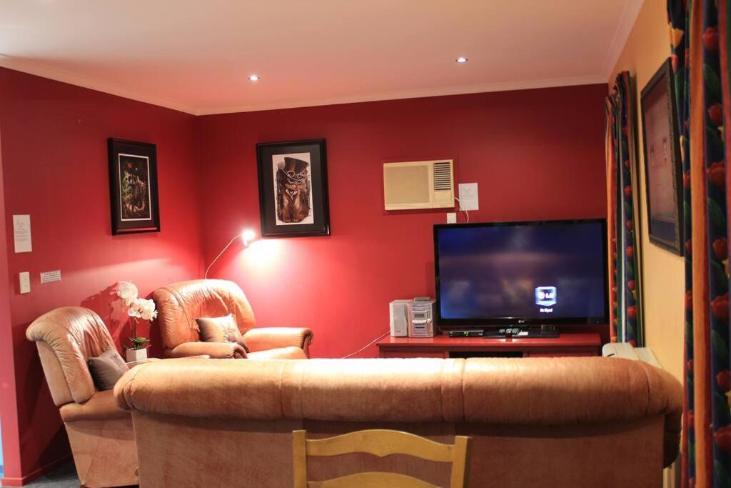 הוילה האנמר ספרינגס Popular Family And Pet Friendly Modern Cosy Bach Wifi מראה חיצוני תמונה